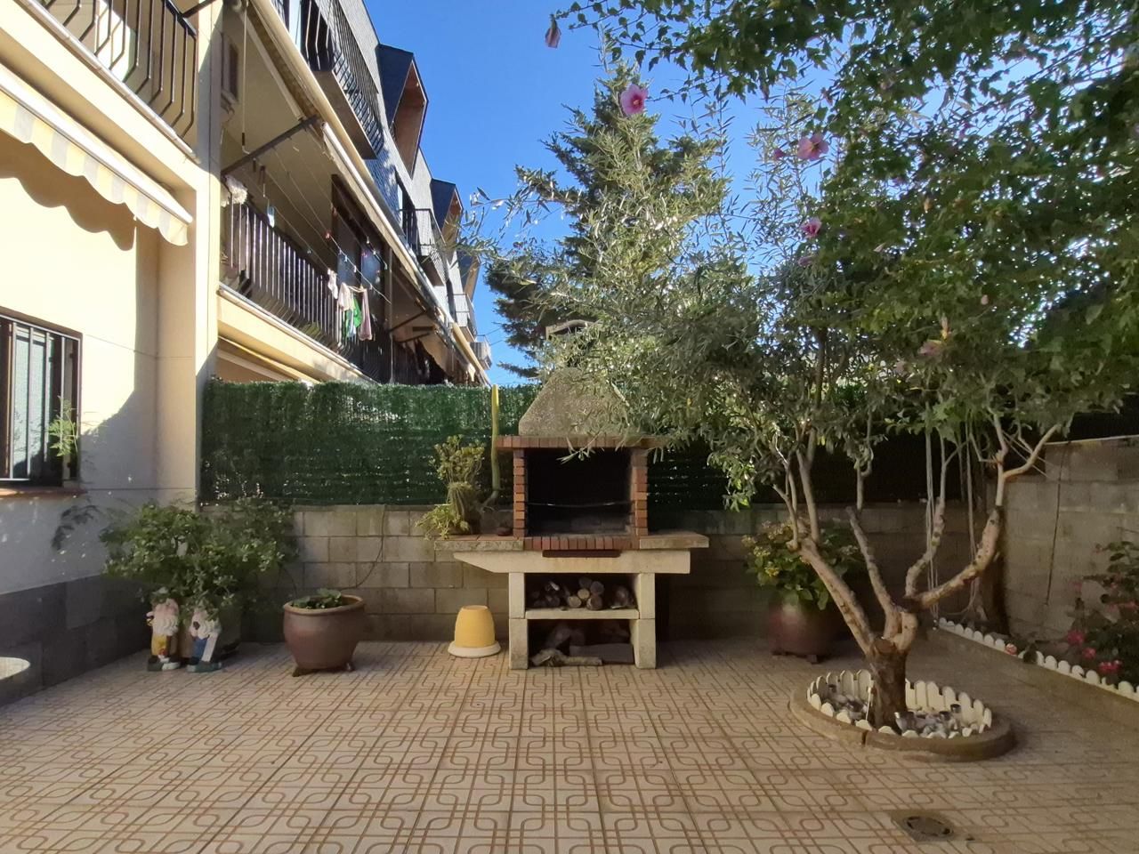 Garden of House or chalet for sale in Terrassa  with Air Conditioner, Heating and Private garden