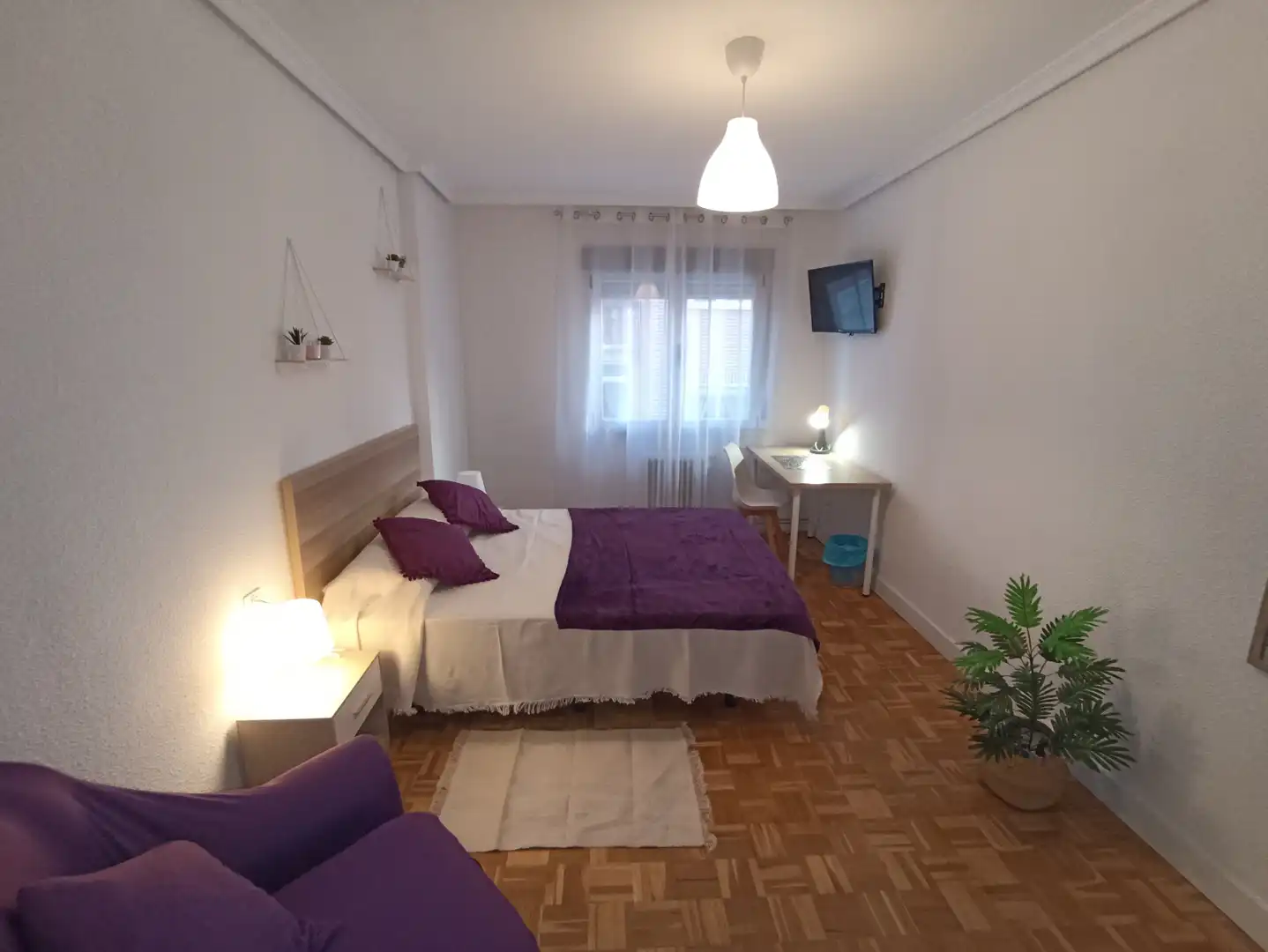 Bedroom of Flat for share in Ávila  with Heating, Parquet flooring and Terrace