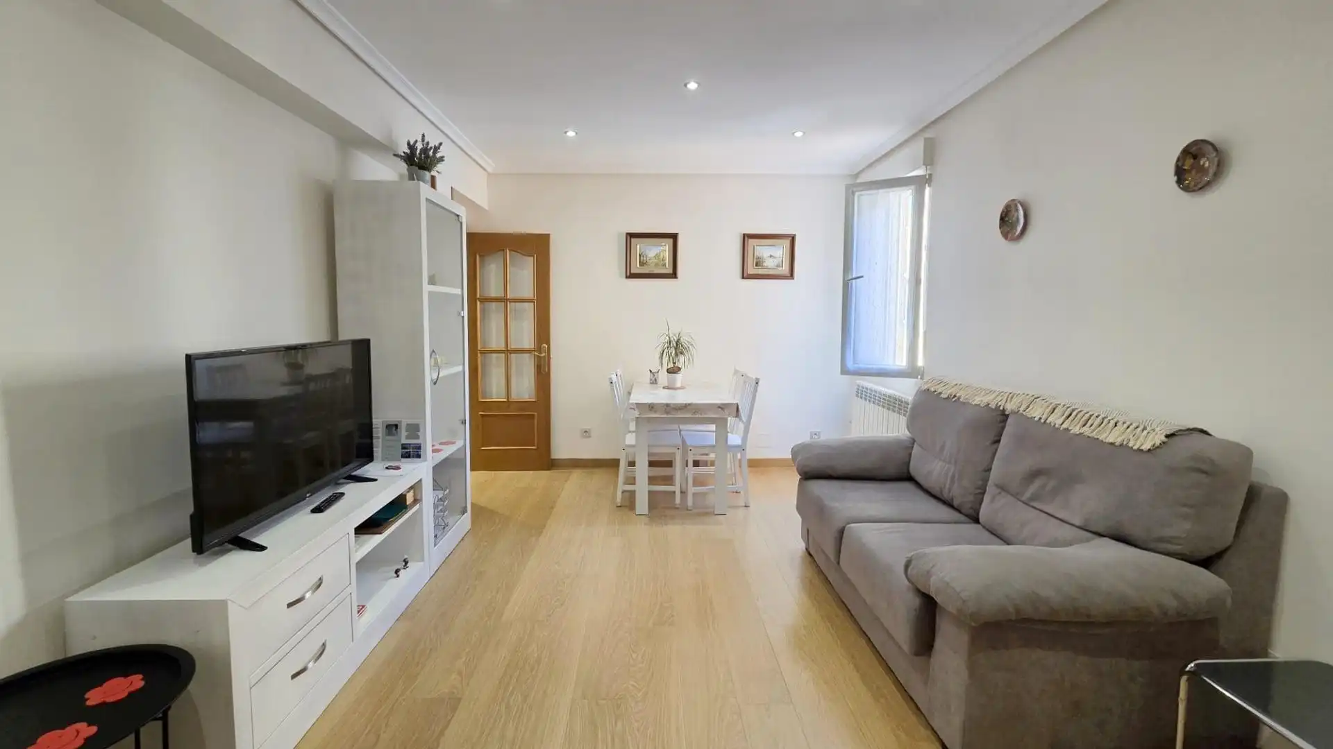 Wohnzimmer von Wohnung zur Miete in Santander mit Heizung und Möbliert