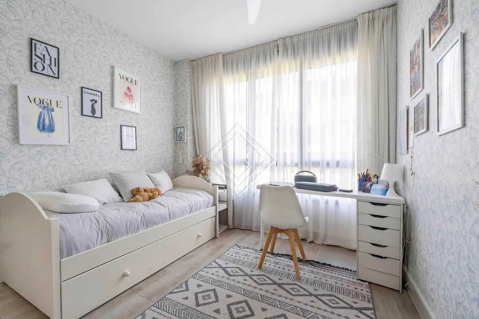 Schlafzimmer von Einfamilien-Reihenhaus zum Verkauf in Madrid mit Klimaanlage, Heizung und Privatgarten