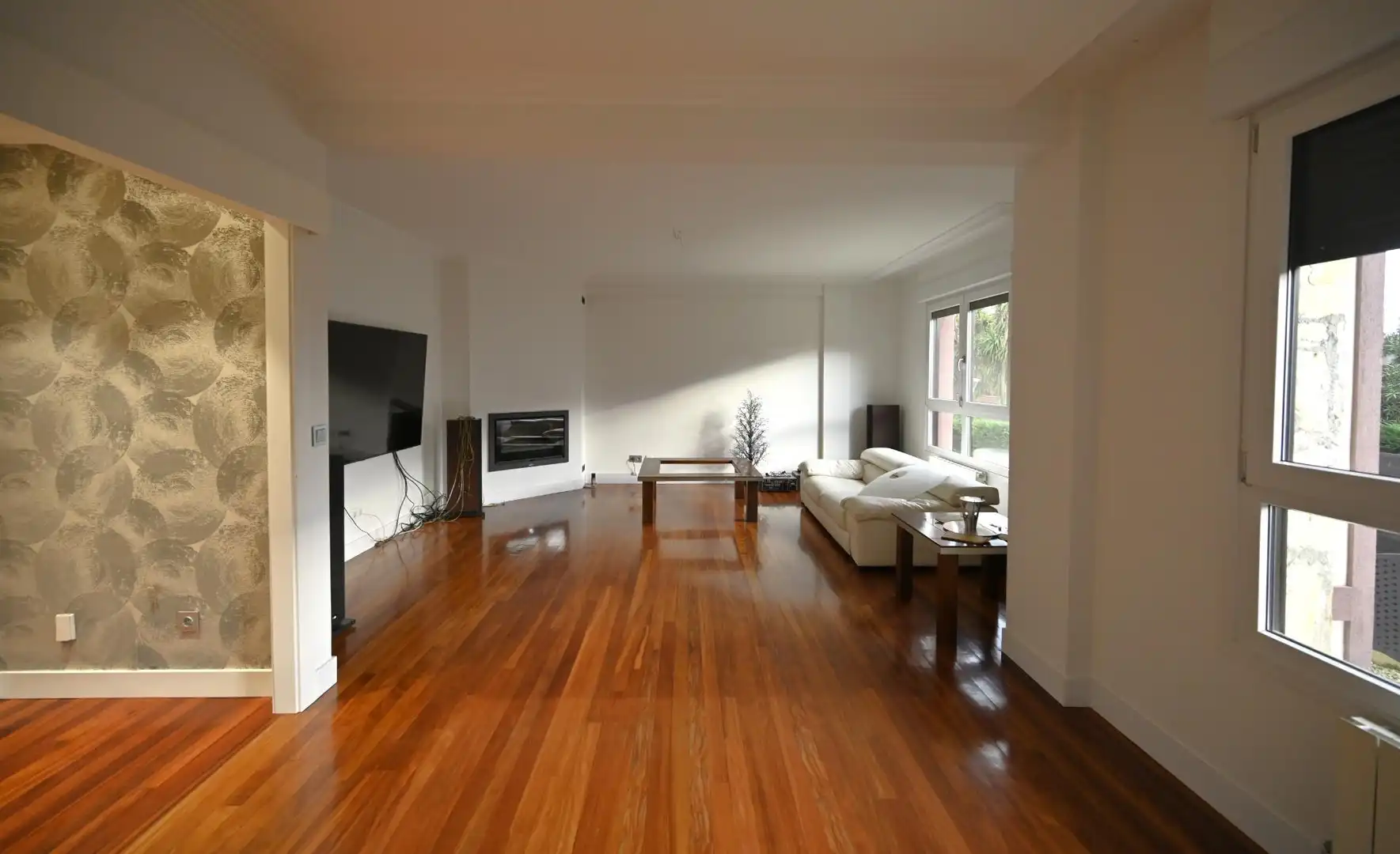 Sala de estar de Casa adosada en venta en Loiu con Aire acondicionado, Calefacción y Jardín privado