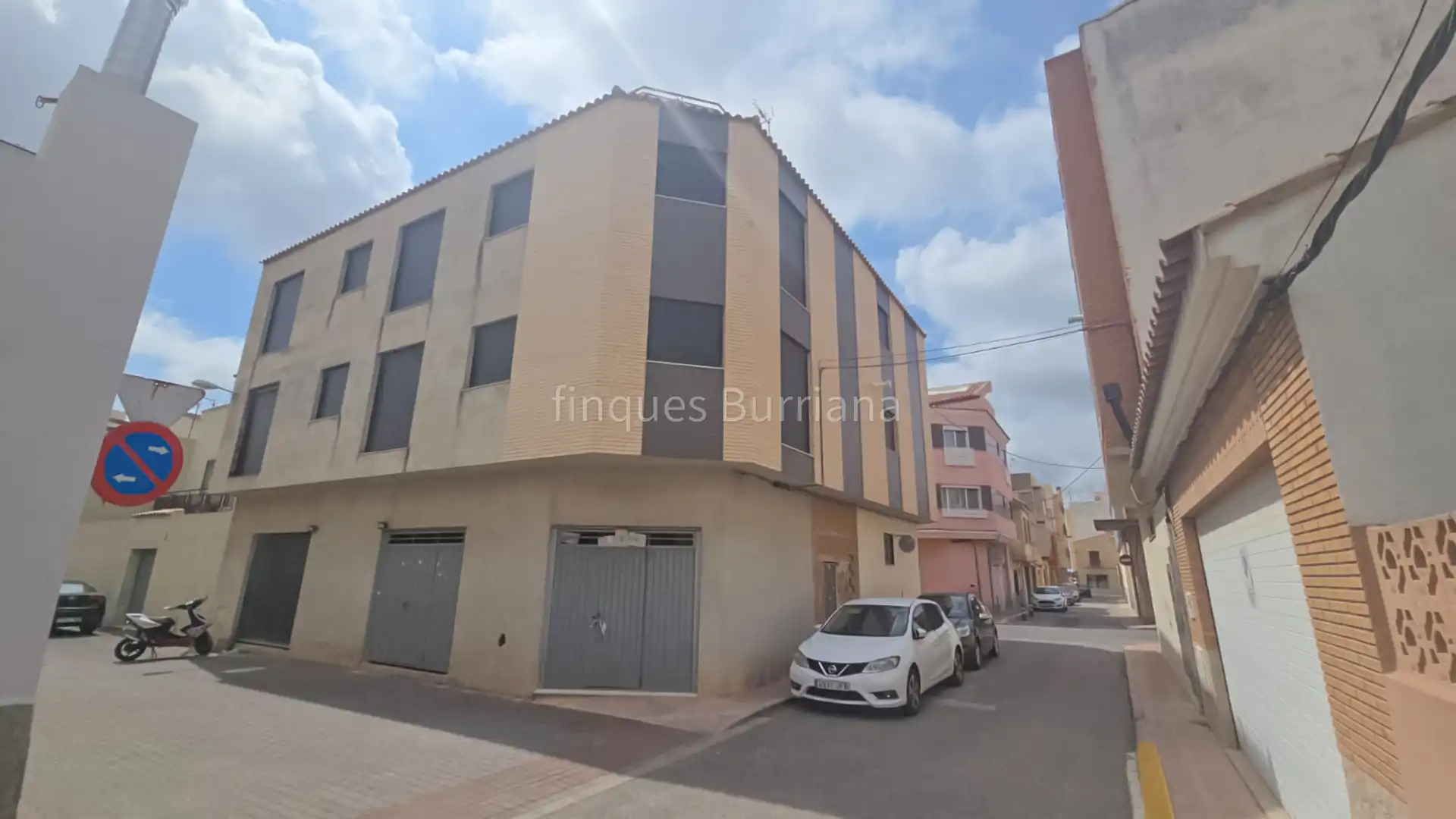 Vista exterior de Edifici en venda en Les Alqueries / Alquerías del Niño Perdido, Castellón