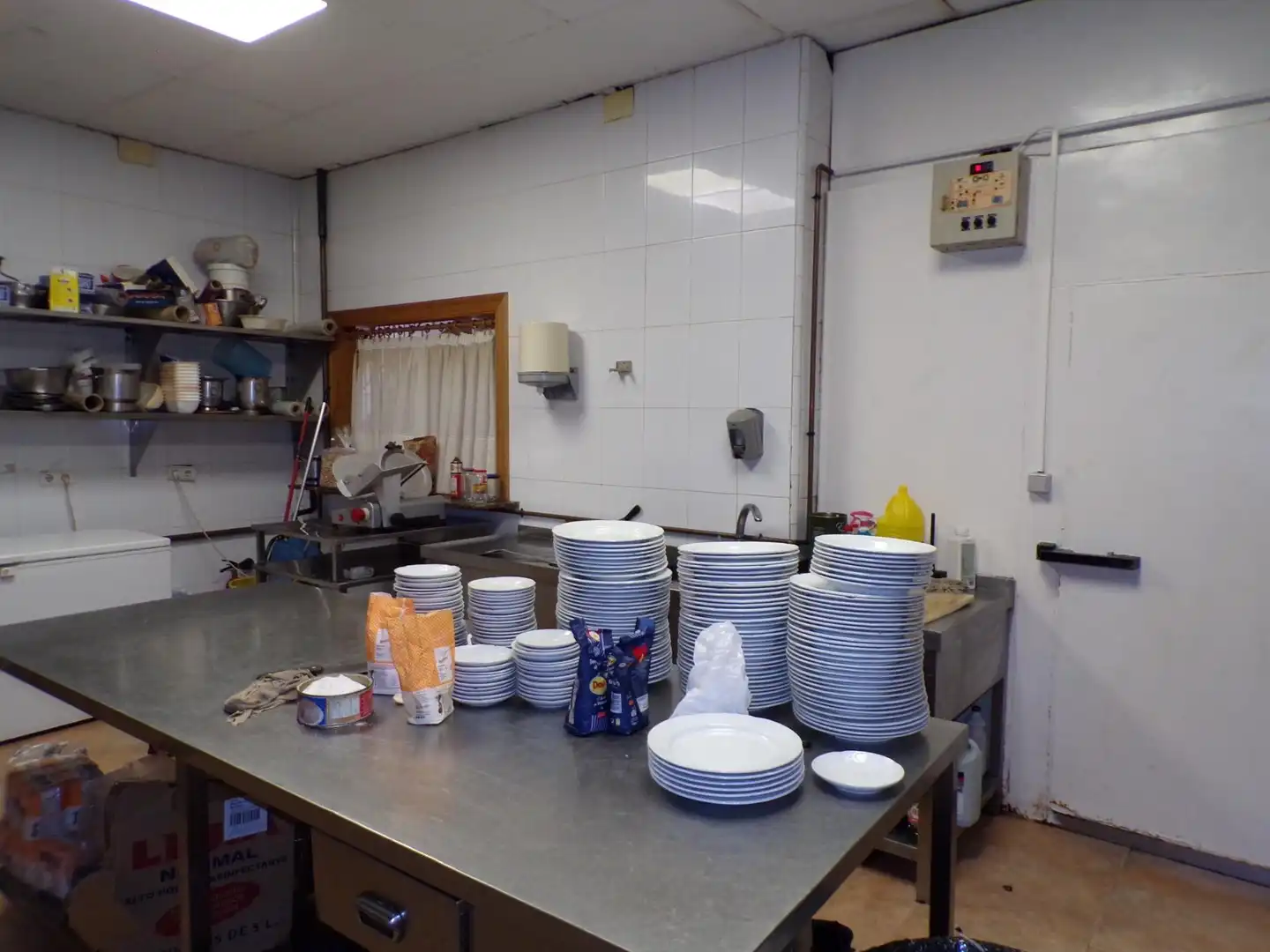 Kitchen of Commercial properties for sale in Castellón de la Plana / Castelló de la Plana  with Air Conditioner, Terrace and Furnished