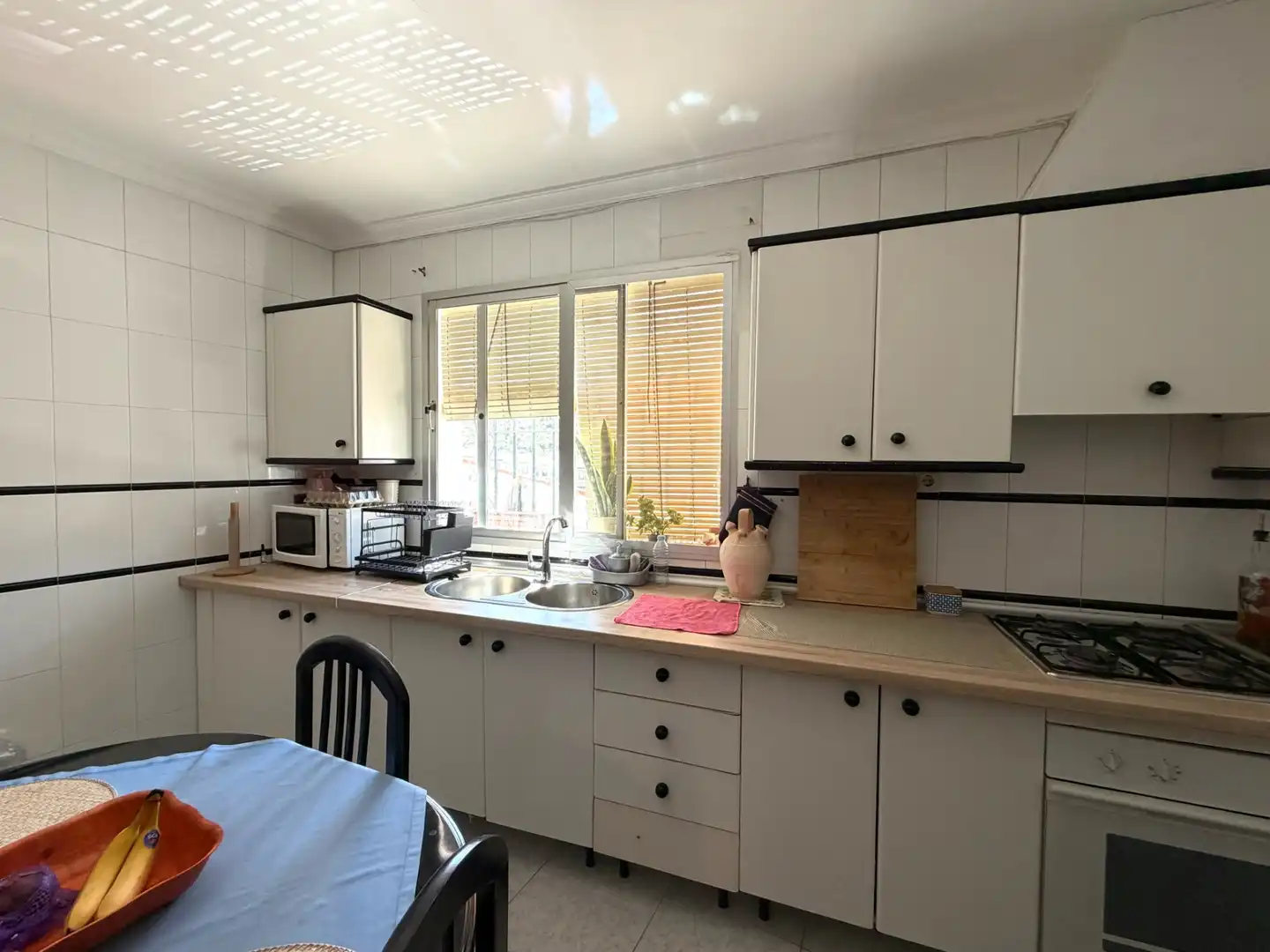 Küche von Wohnung zum Verkauf in Álora mit Klimaanlage, Terrasse und Abstellraum