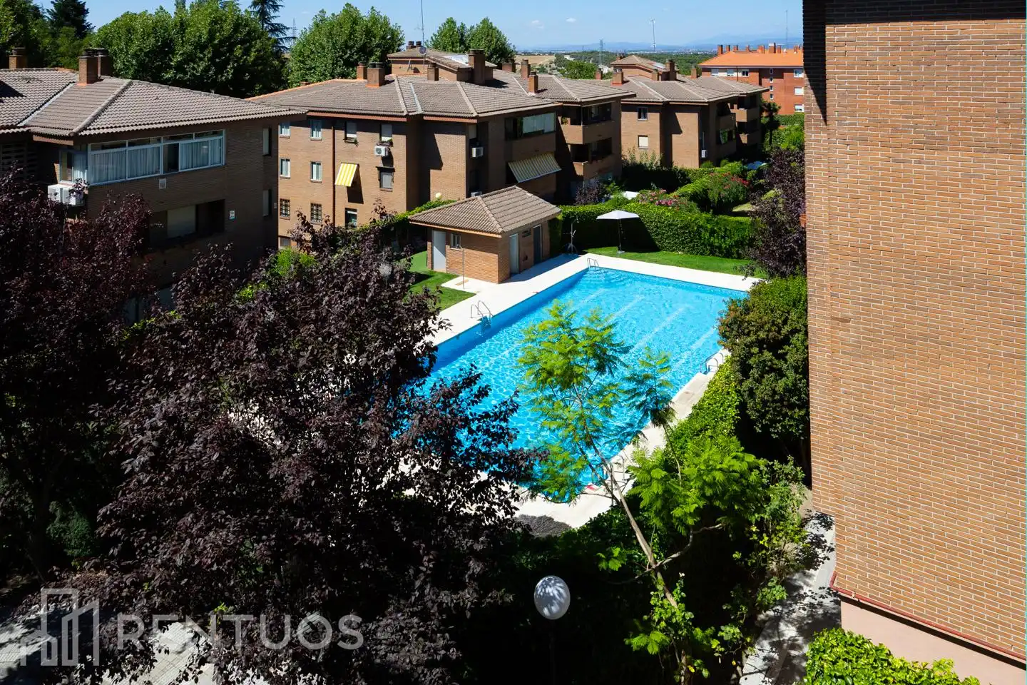 Swimming pool of Flat for rent in Majadahonda  with Air Conditioner, Heating and Parquet flooring