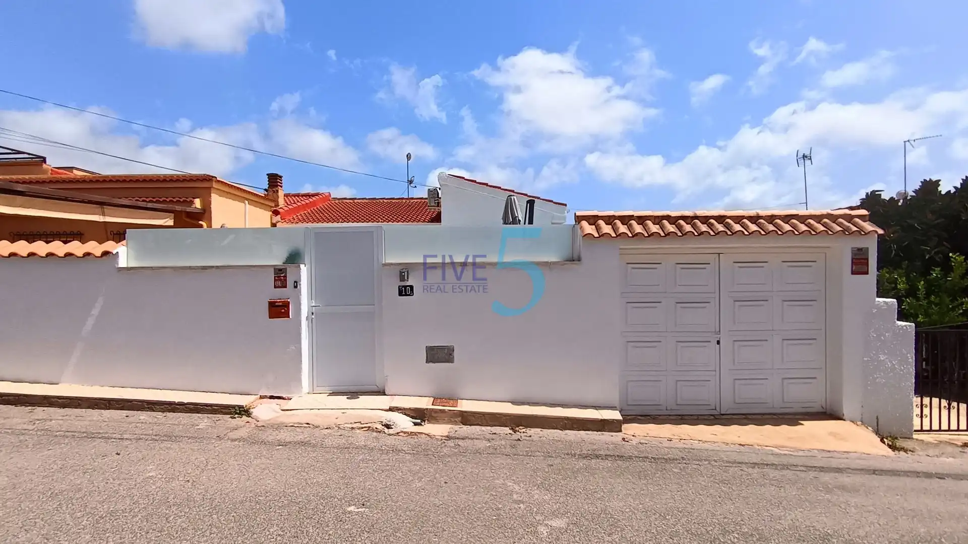 Vista exterior de Casa o xalet en venda en Rojales amb Aire condicionat, Calefacció i Terrassa