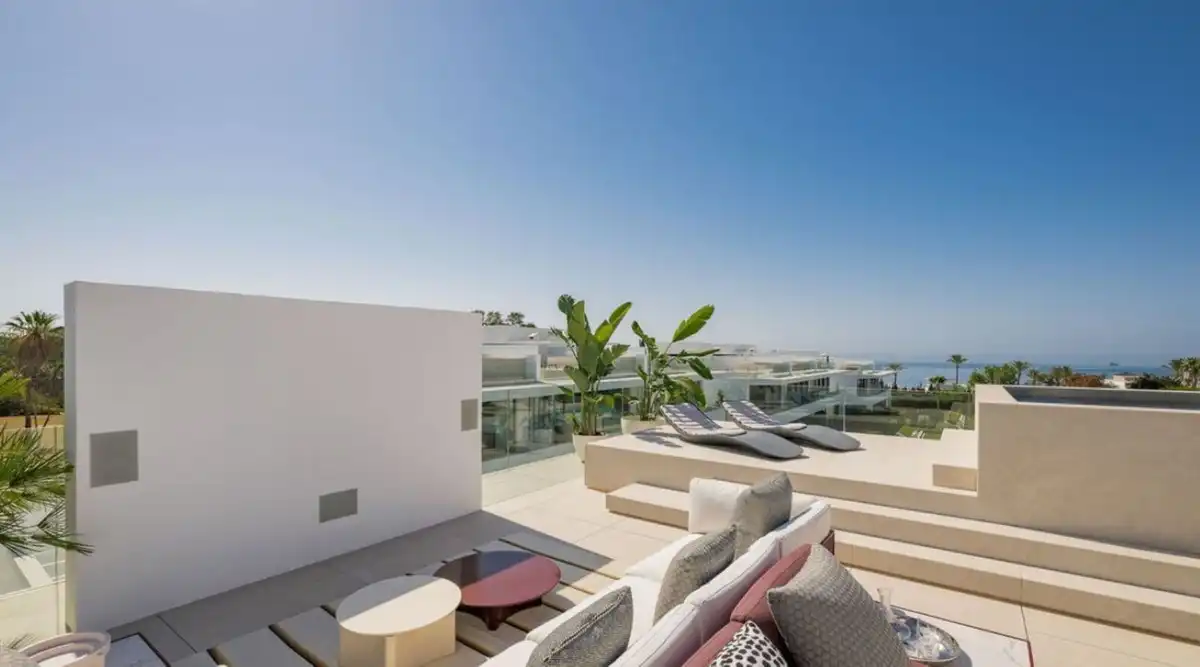 Terrasse von Haus oder Chalet zum Verkauf in Marbella mit Klimaanlage, Privatgarten und Terrasse