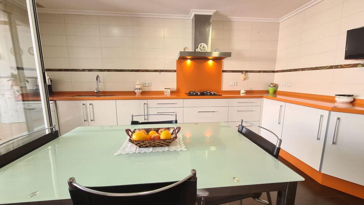 Kitchen of House or chalet for sale in Paterna  with Air Conditioner, Heating and Terrace