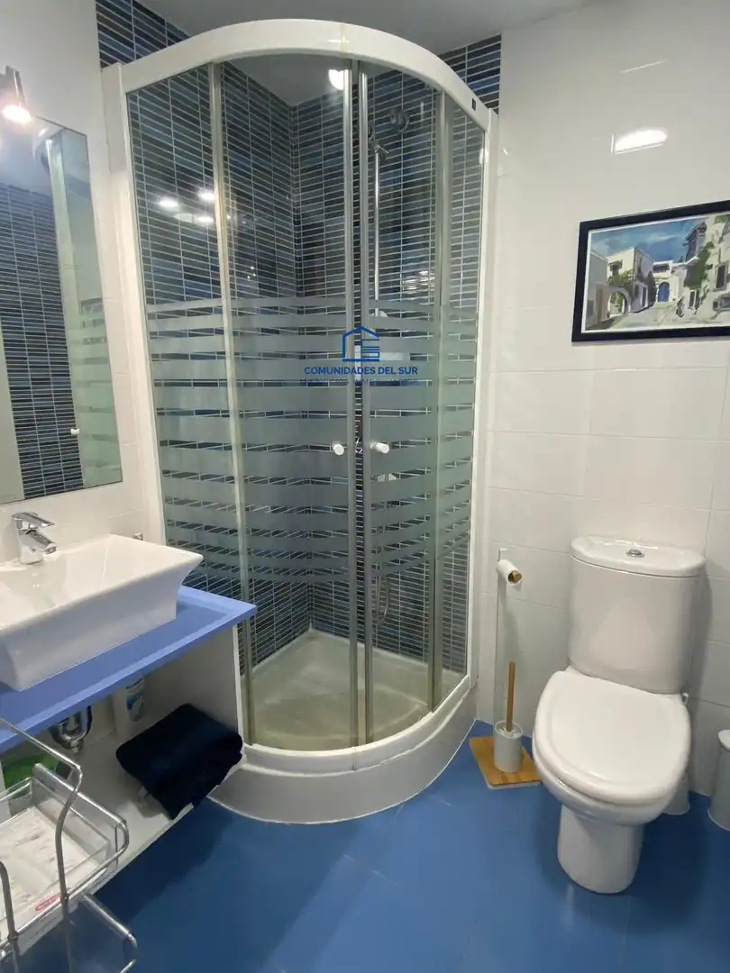 Bany de Apartament de lloguer en Cádiz amb Terrassa i Moblat