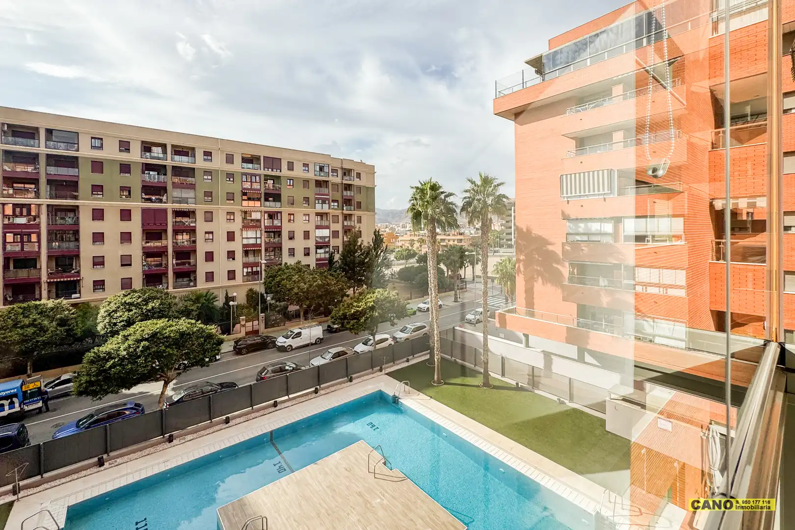 Piscina de Piso en venta en Almería con Aire acondicionado, Calefacción y Terraza