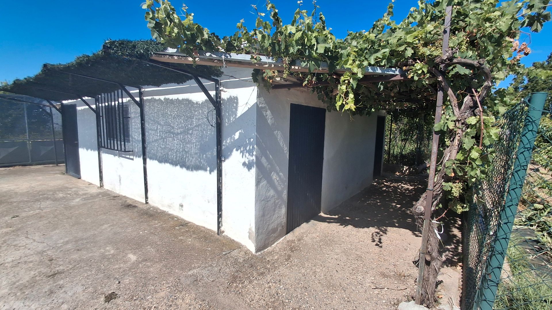 Vista exterior de Casa o xalet en venda en  Logroño amb Jardí privat i Traster
