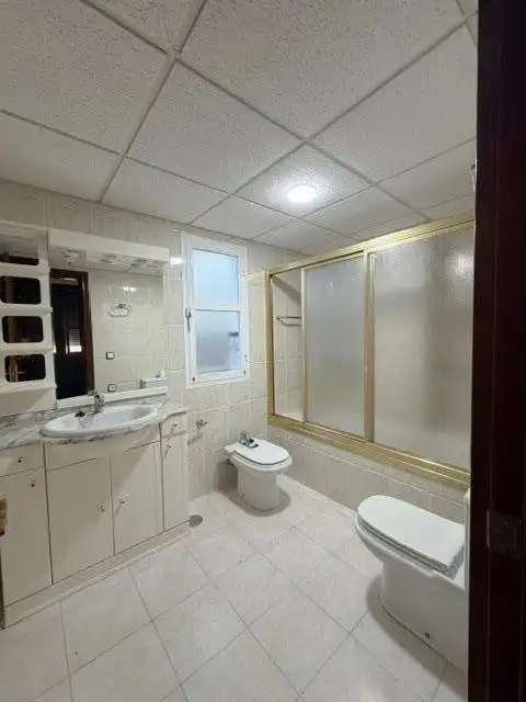 Badezimmer von Wohnung zum Verkauf in Badajoz