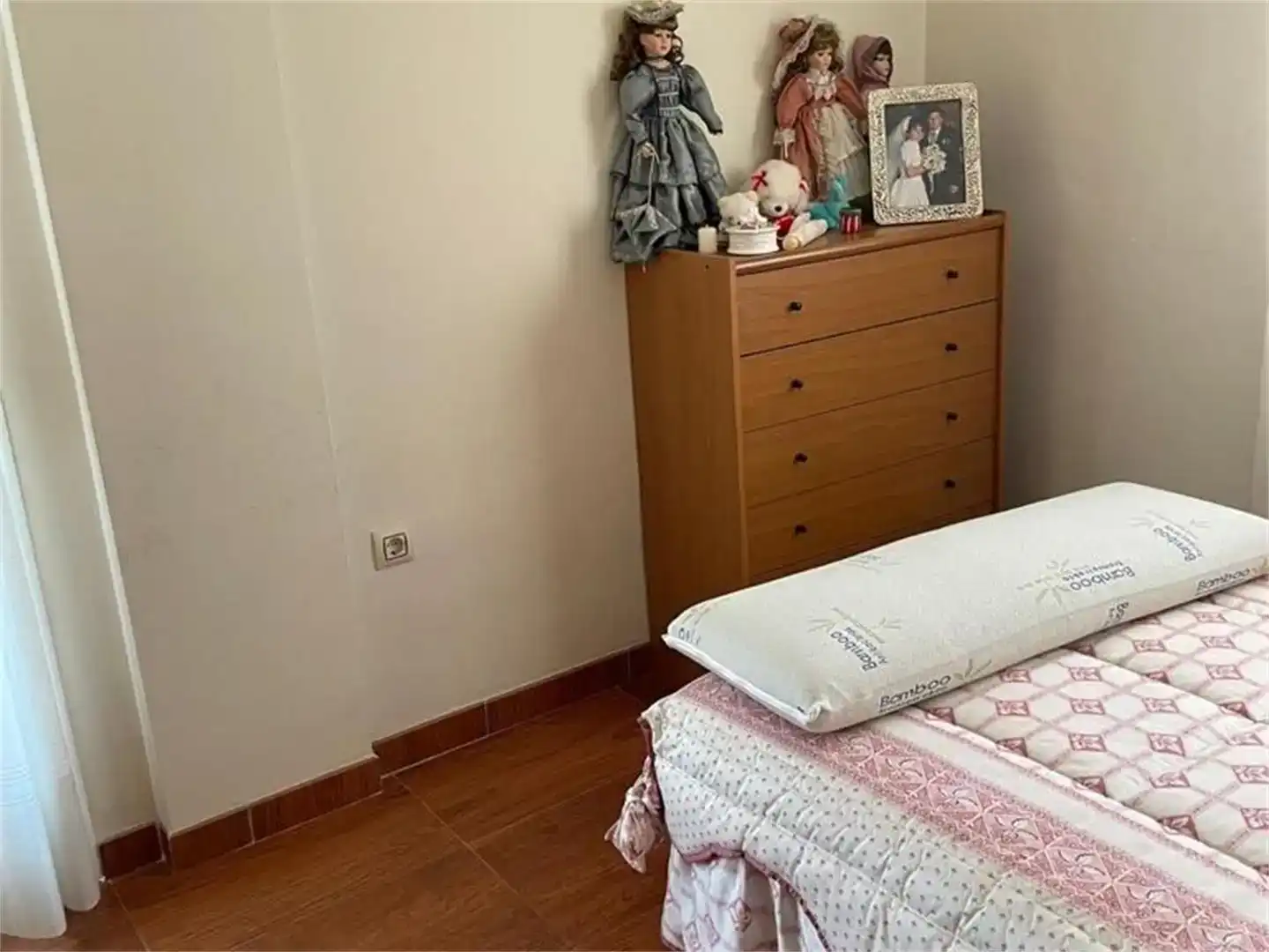 Bedroom of Attic for sale in Berja  with Air Conditioner