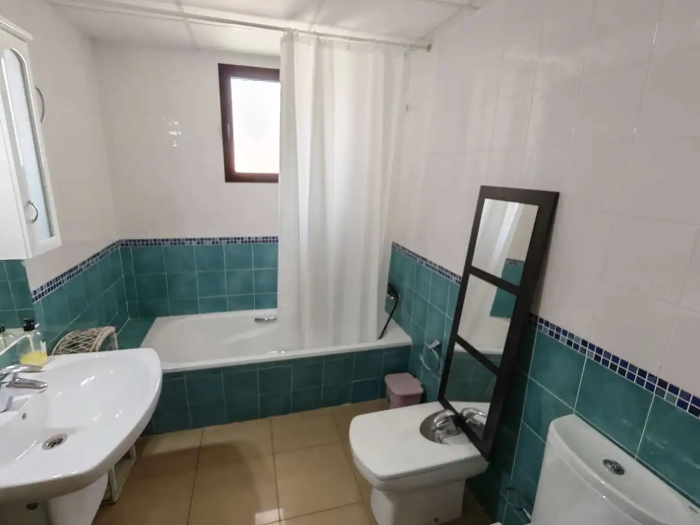Bathroom of Flat for rent in Murcia  with Air Conditioner, Heating and Washing machine