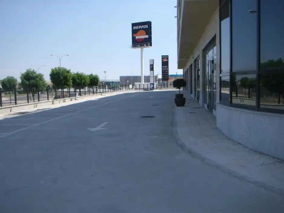 Außenansicht von Fabrikhallen zur Miete in Carbajosa de la Sagrada