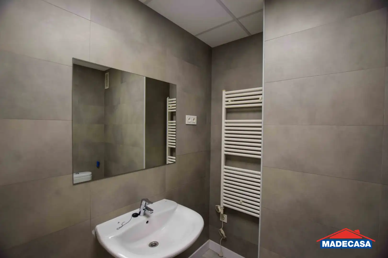 Baño de Oficina de alquiler en Pozuelo de Alarcón con Aire acondicionado