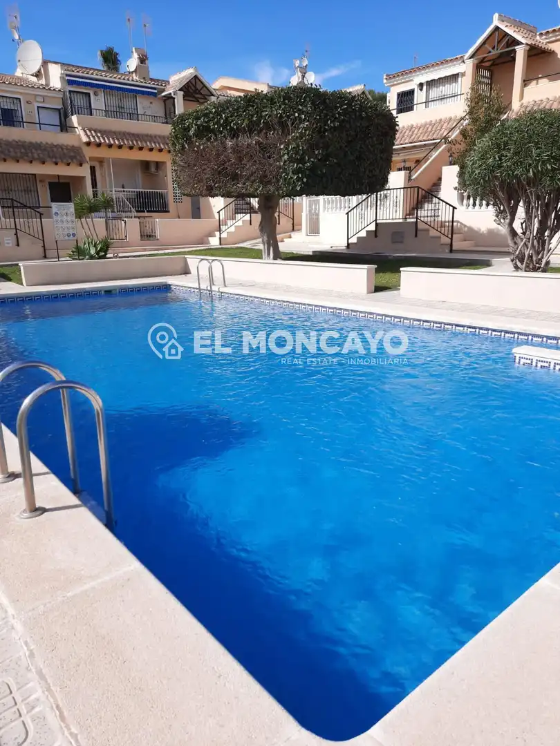 Casa o xalet en venda a Calle Calle los Mandarinos, San Miguel de Salinas