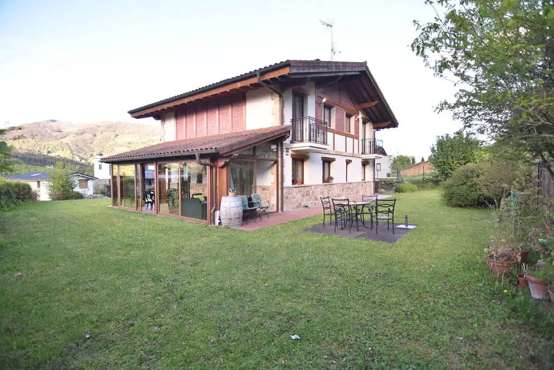 Jardí de Casa o xalet en venda en Ermua amb Calefacció, Jardí privat i Terrassa