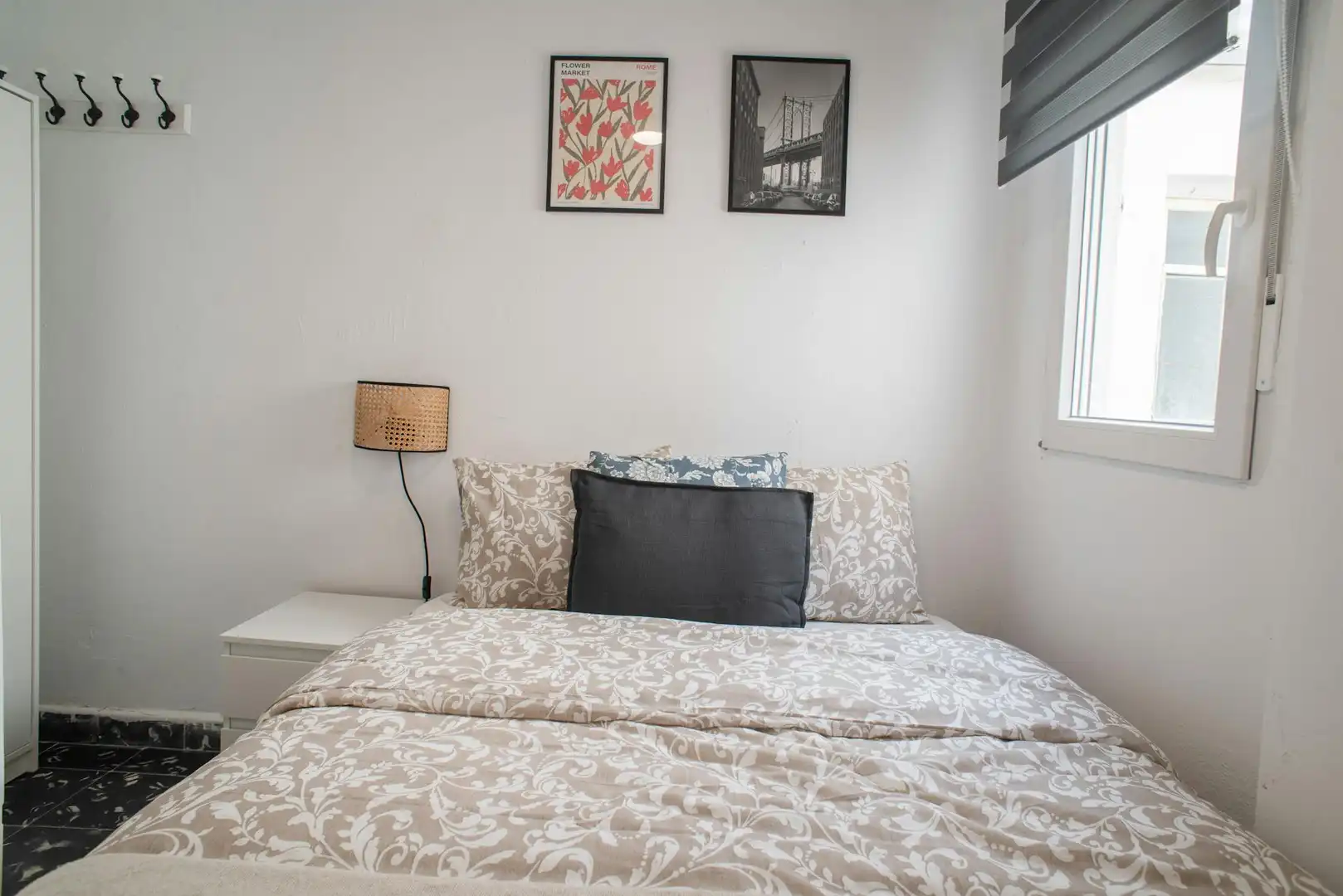 Schlafzimmer von Wohnung zur untervermieten in Valencia mit Waschmaschine
