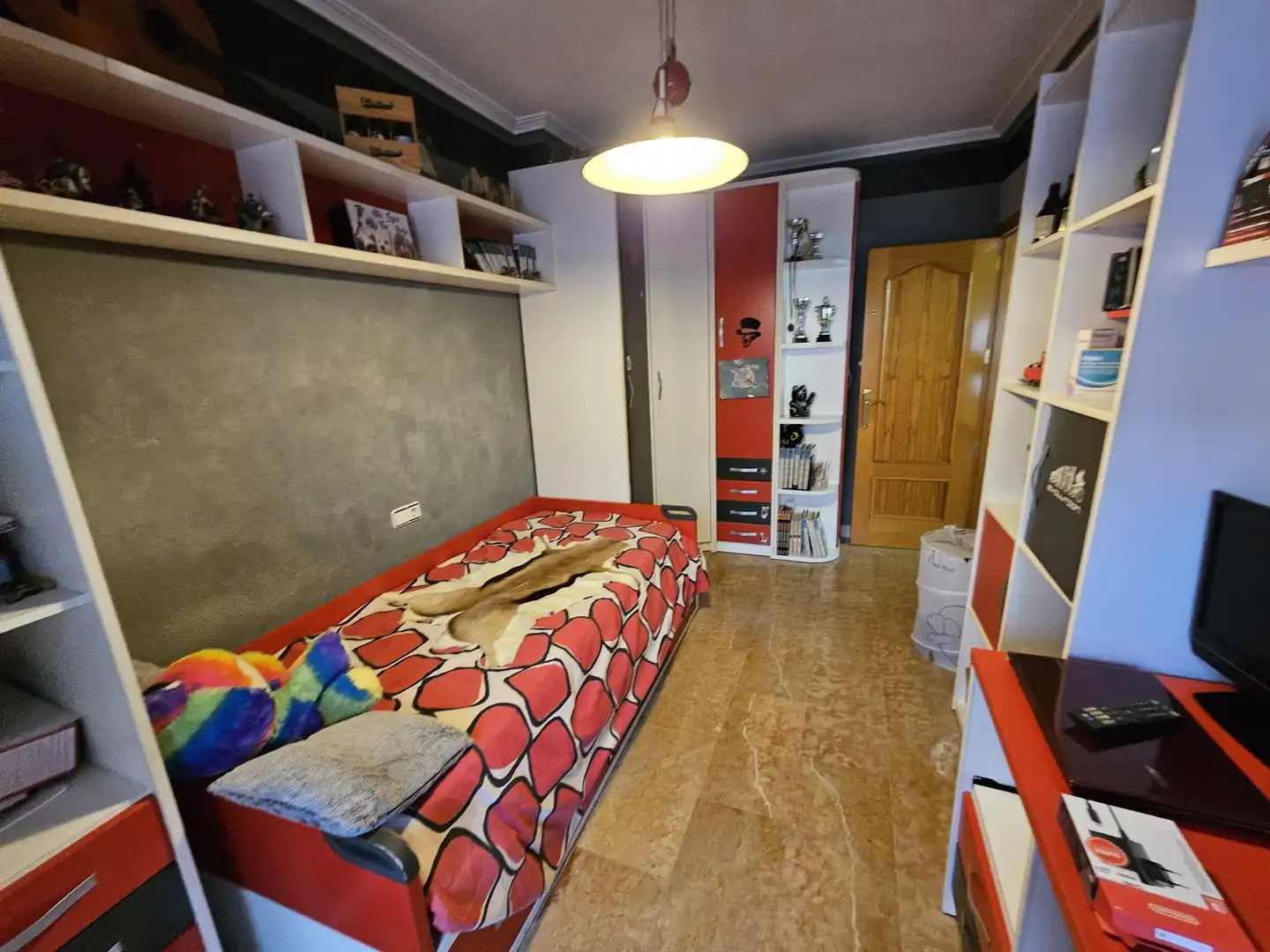 Casa adosada en venta en El Pinós / Pinoso