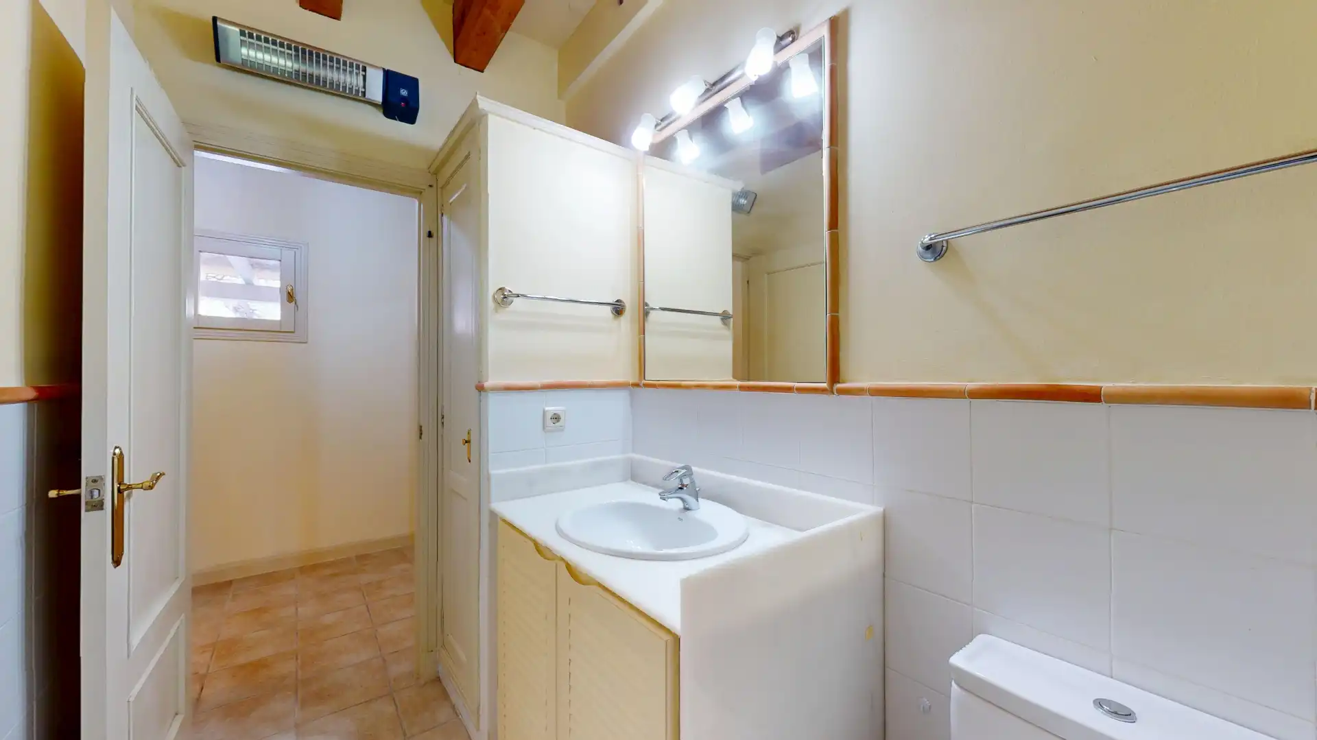 Bany de Casa o xalet en venda en Mont-roig del Camp amb Aire condicionat, Calefacció i Jardí privat