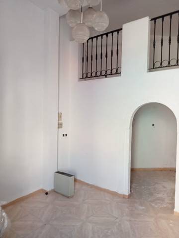 Local comercial en Venta en Calle Alderete en El Molinillo - Capuchinos