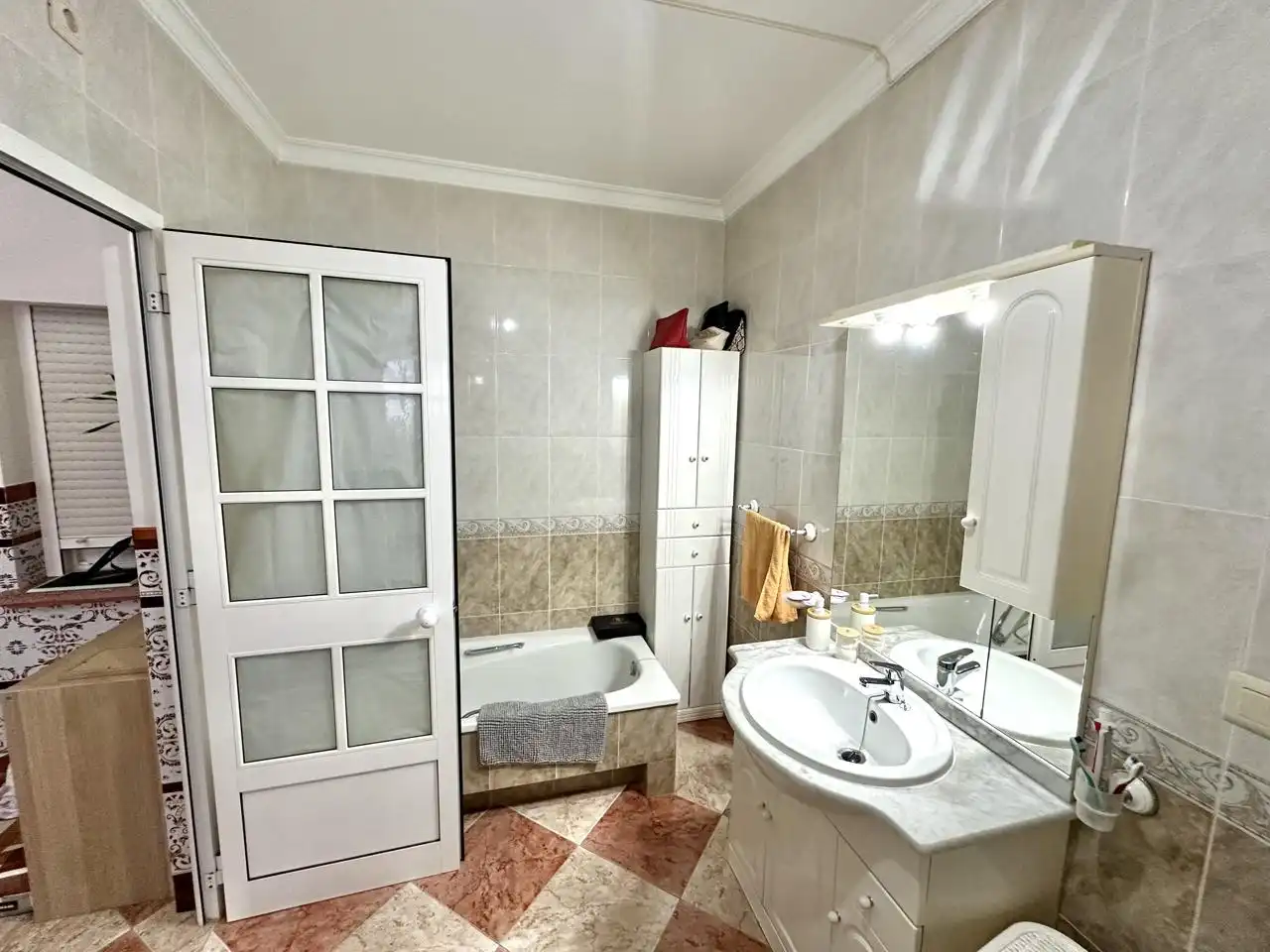 Bathroom of Ground floor for sale in Cuevas Bajas  with Private garden and Storage room