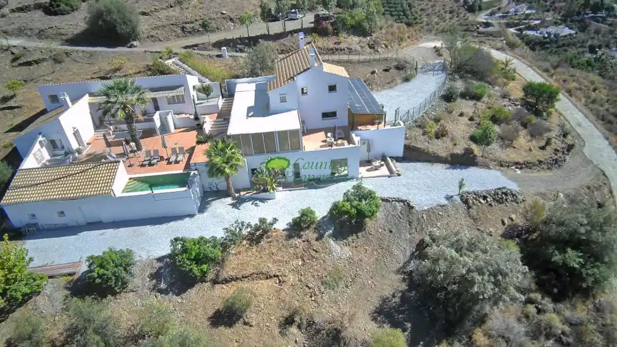 Vista exterior de Finca rústica en venta en Cómpeta con Aire acondicionado, Terraza y Trastero