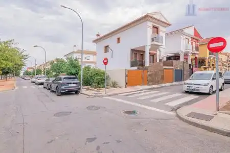 Casa amb piscina en venda a SAGITARIO 1, imagen 3