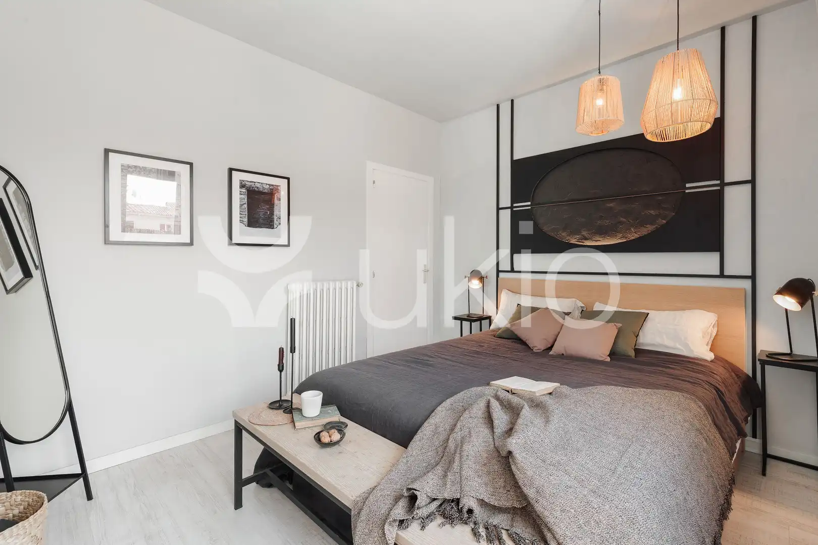 Dormitori de Apartament de lloguer en Barcelona amb Aire condicionat, Calefacció i Terrassa