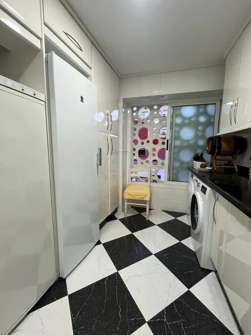 Badezimmer von Wohnung zur Miete in Castellón de la Plana / Castelló de la Plana mit Klimaanlage, Parkett und Möbliert