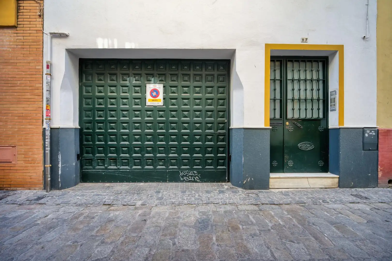 Vista exterior de Piso en venta en Sevilla