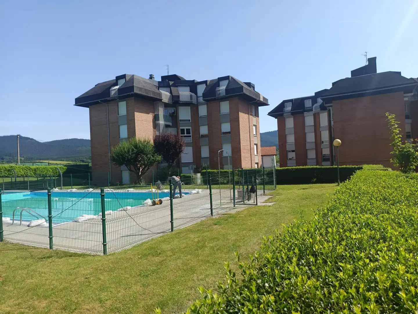 Swimming pool of Commercial properties for sale in Artziniega