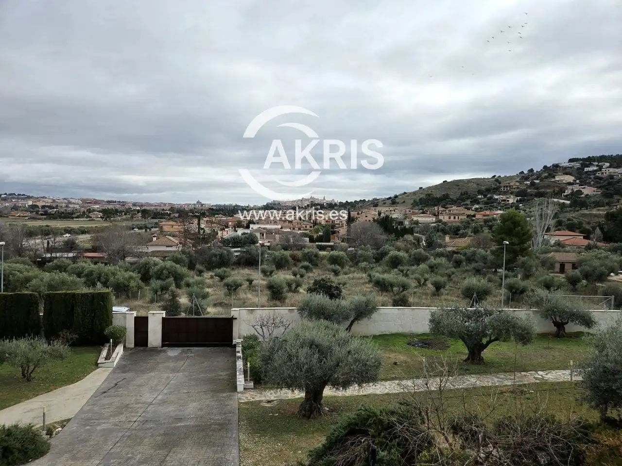 Houses for sale in Calle Monasterio Santa María la Real, Los Cigarrales-La Bastida