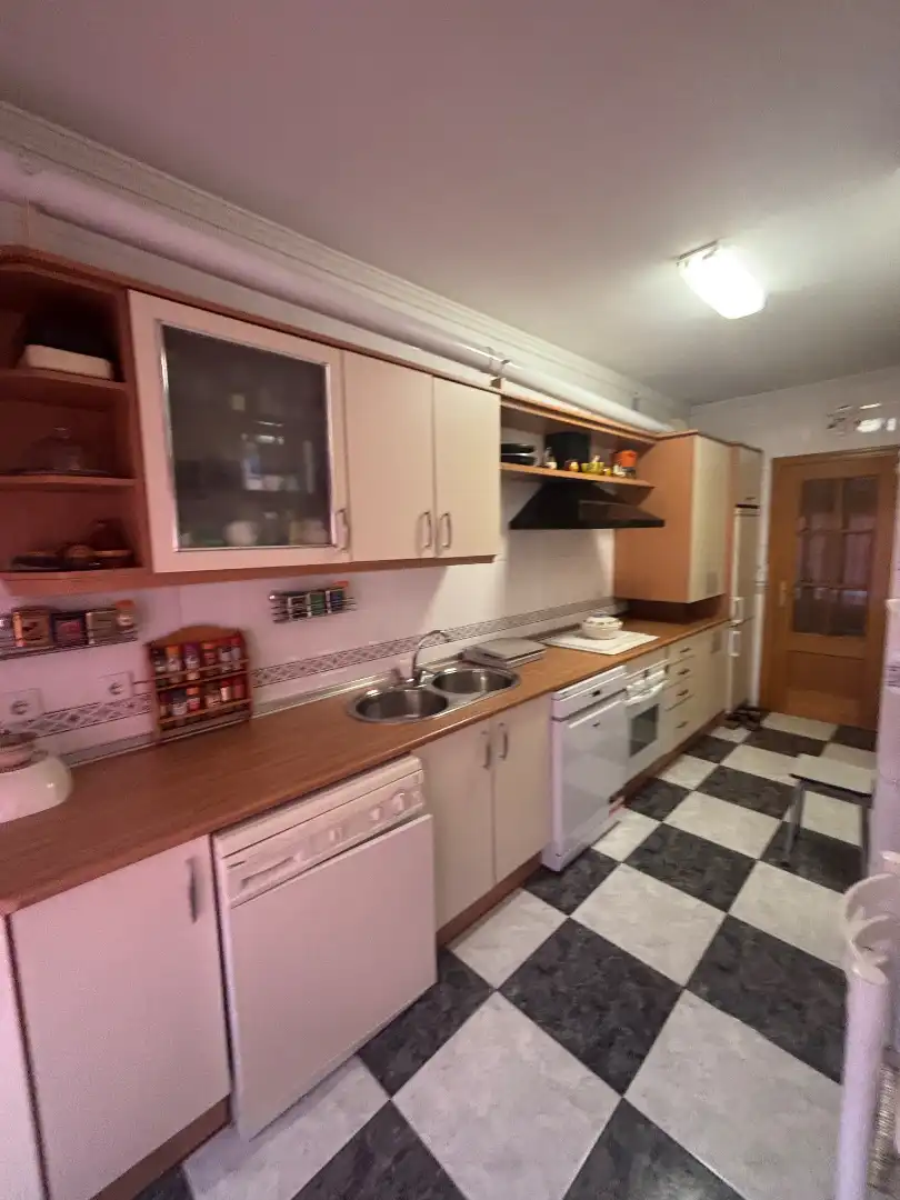 Cocina de Casa o chalet en venta en Valladolid con Calefacción, Jardín privado y Parquet