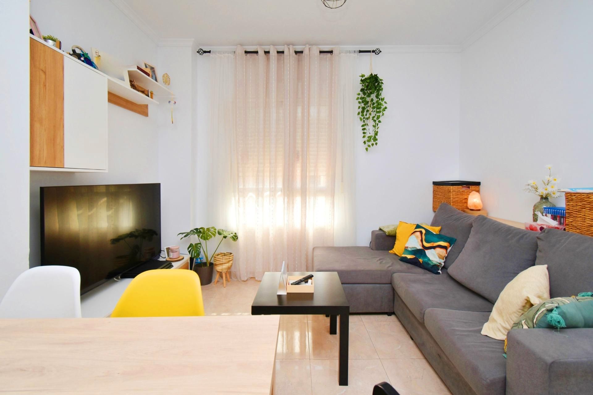 Sala d'estar de Pis en venda en El Ejido amb Aire condicionat i Moblat