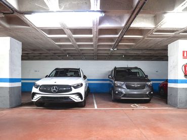 Einzelparkplatz mit Aufzug zur Miete in Calle la Lila 17