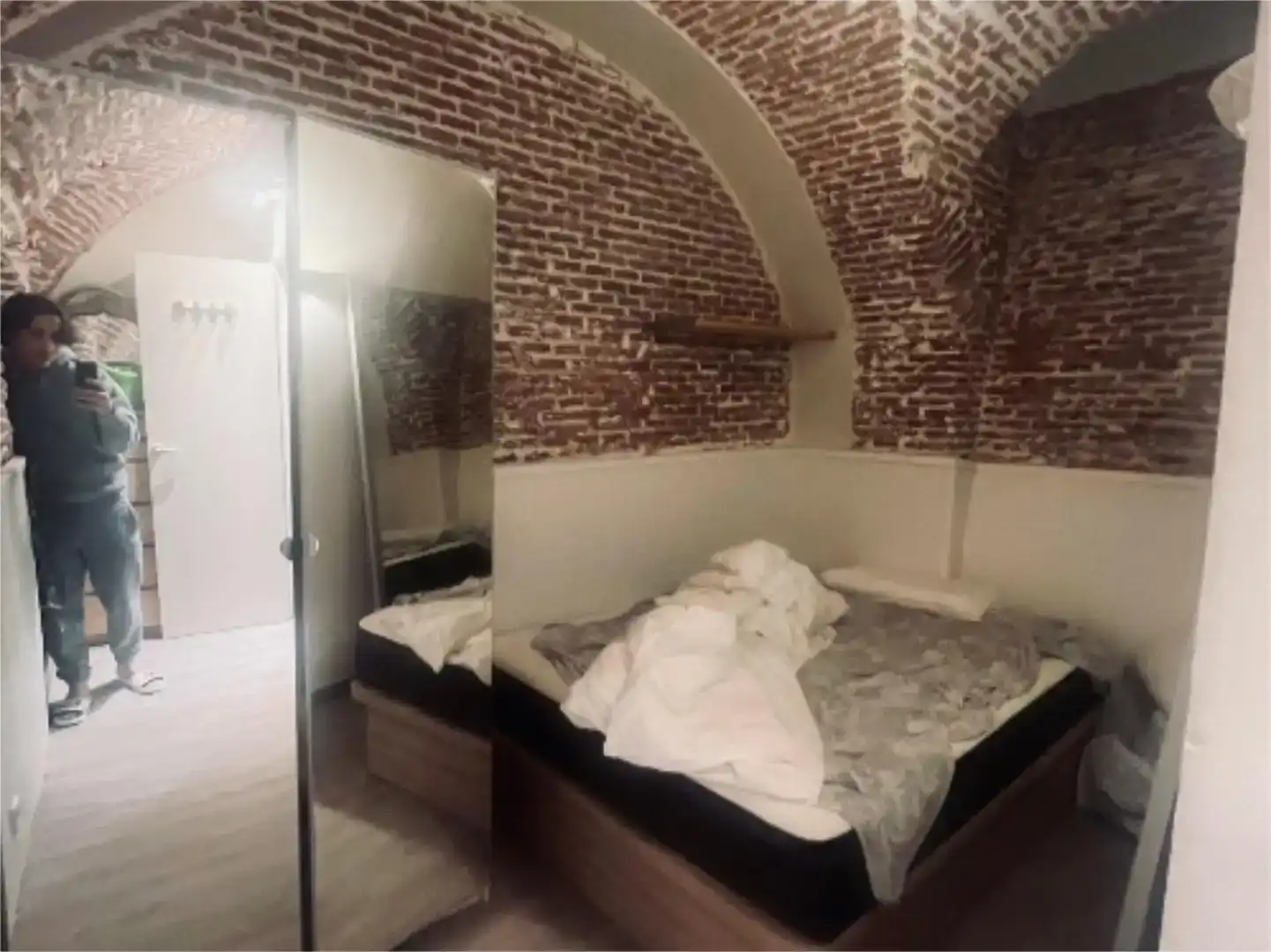 Schlafzimmer von Erdgeschoss zum Verkauf in  Madrid Capital mit Klimaanlage