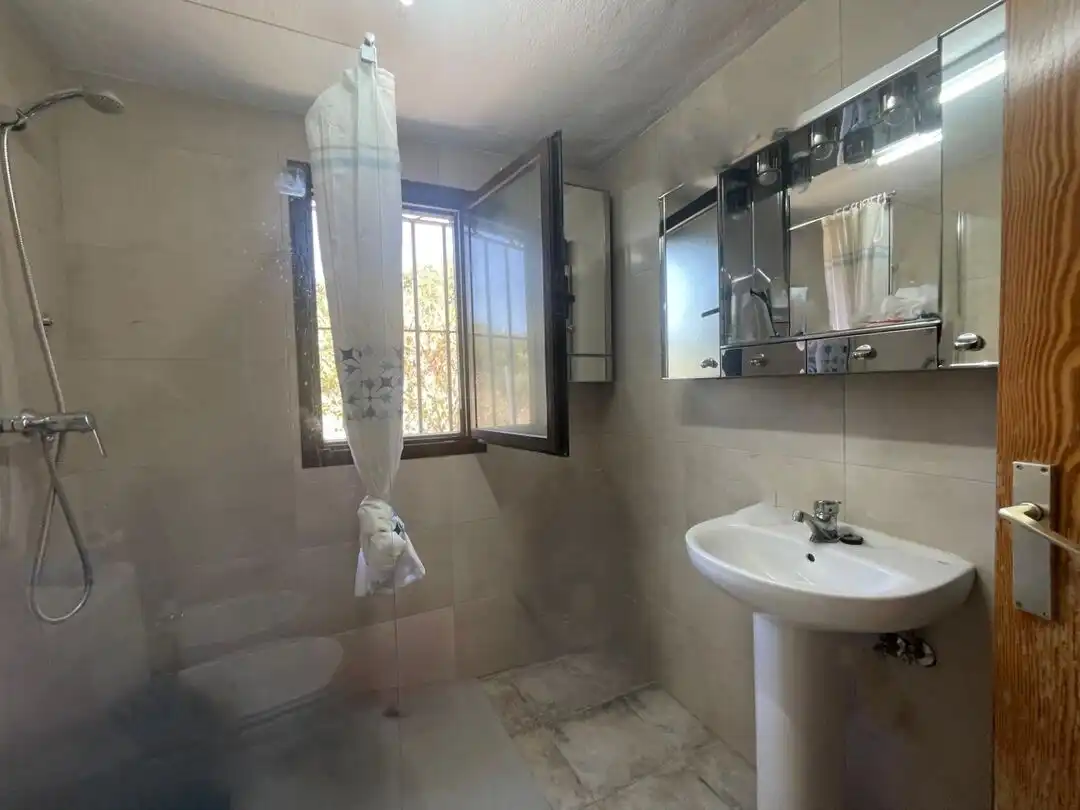 Baño de Terreno en venta en Pueyo / Puiu