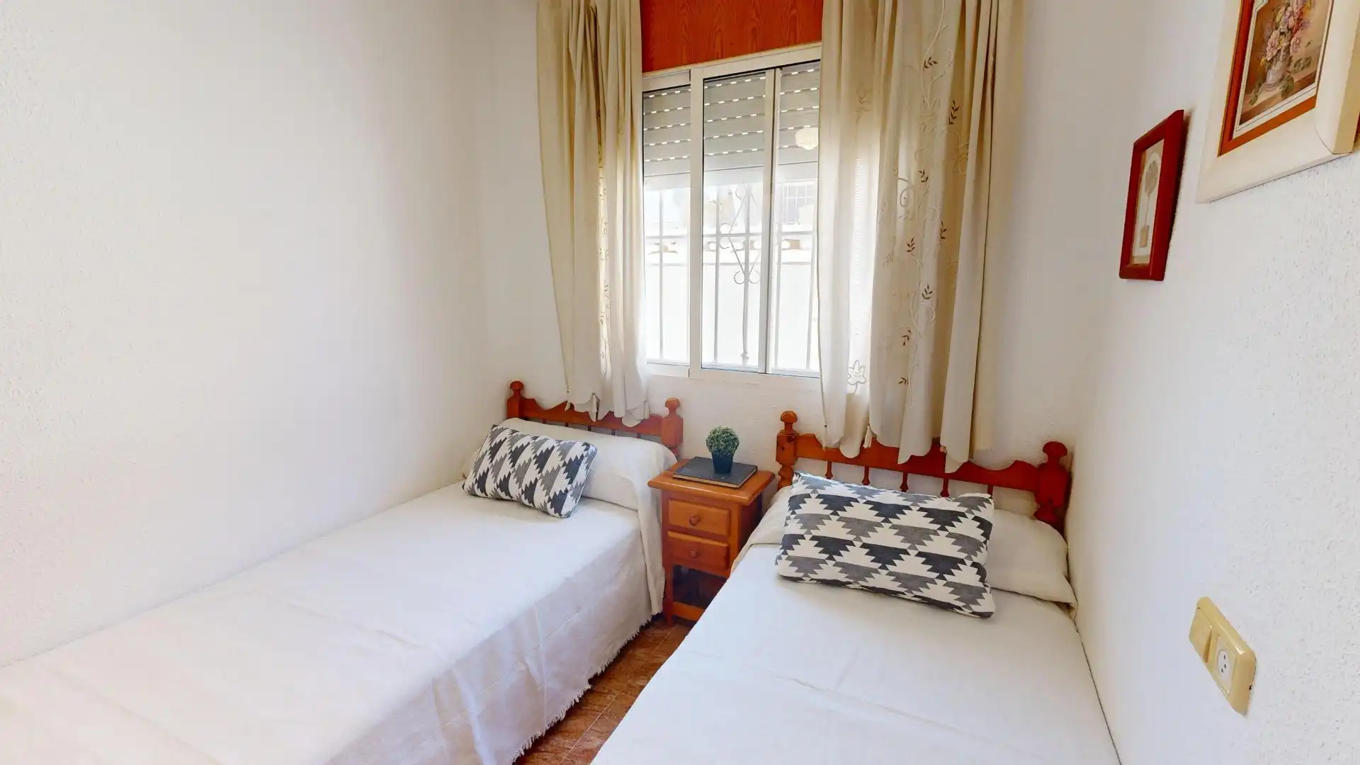 Dormitori de Casa adosada en venda en Torrevieja amb Aire condicionat, Calefacció i Jardí privat