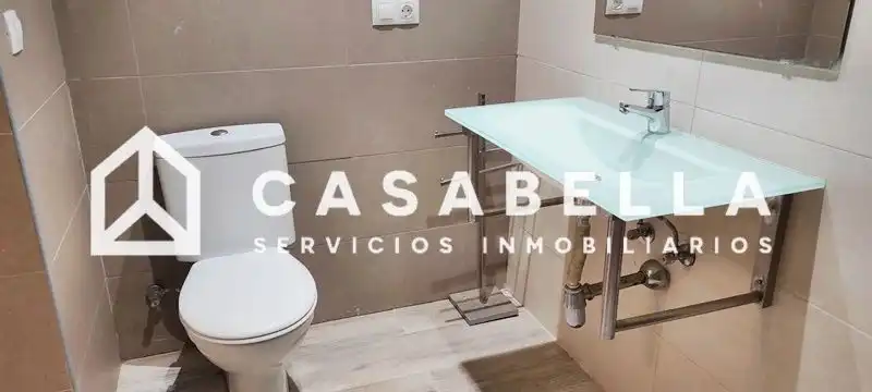 Baño de Piso en venta en Valencia con Aire acondicionado, Calefacción y Terraza