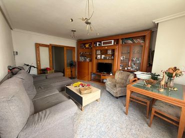 Apartament amb balcó en venda a Almoradí