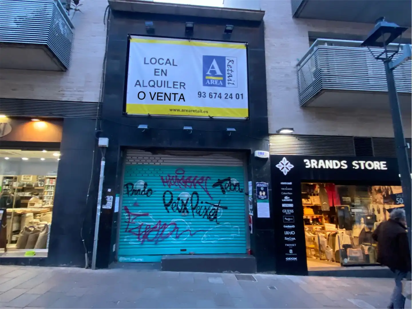 Local comercial en venta en Carrer de Valldoreix 36