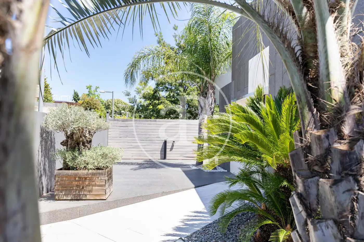 Vista exterior de Casa o xalet en venda en Sant Cugat del Vallès amb Aire condicionat, Calefacció i Jardí privat