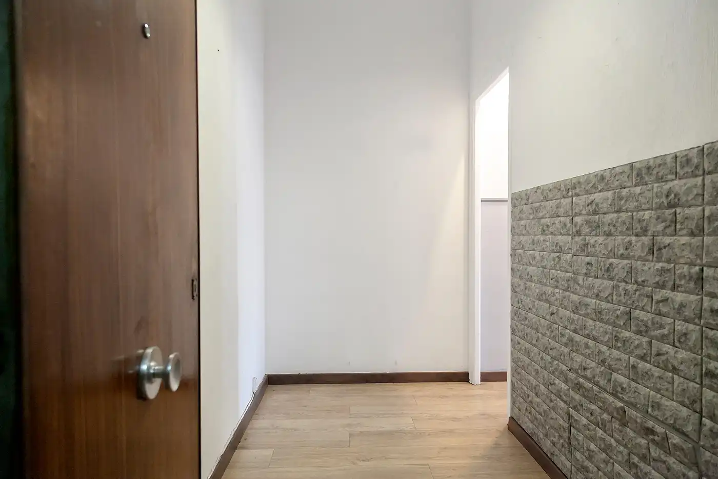 Wohnung zum Verkauf in Barcelona mit Balkon und Alarm