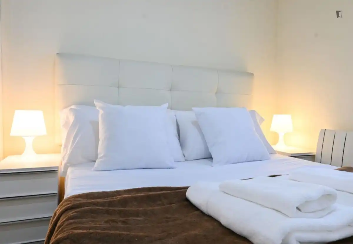 Schlafzimmer von Wohnungen zur Miete in Madrid mit Klimaanlage, Heizung und Möbliert