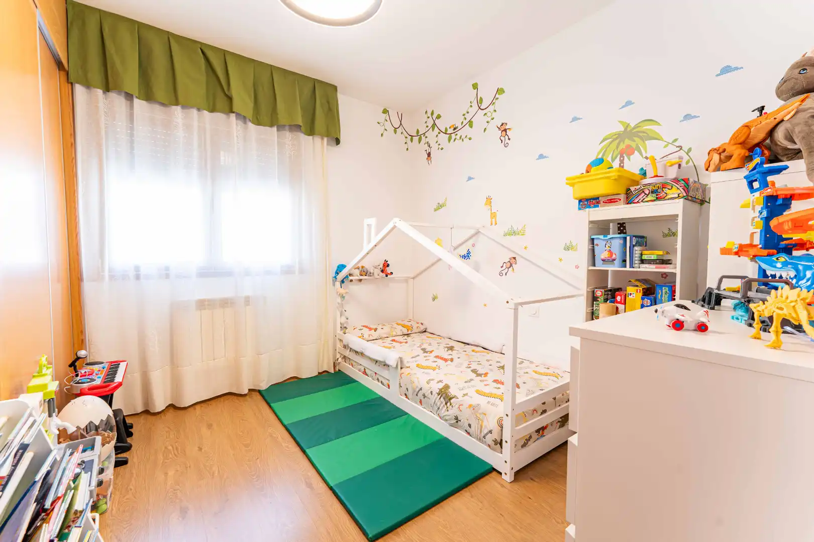 Bedroom of Flat for sale in Móstoles  with Air Conditioner, Heating and Private garden