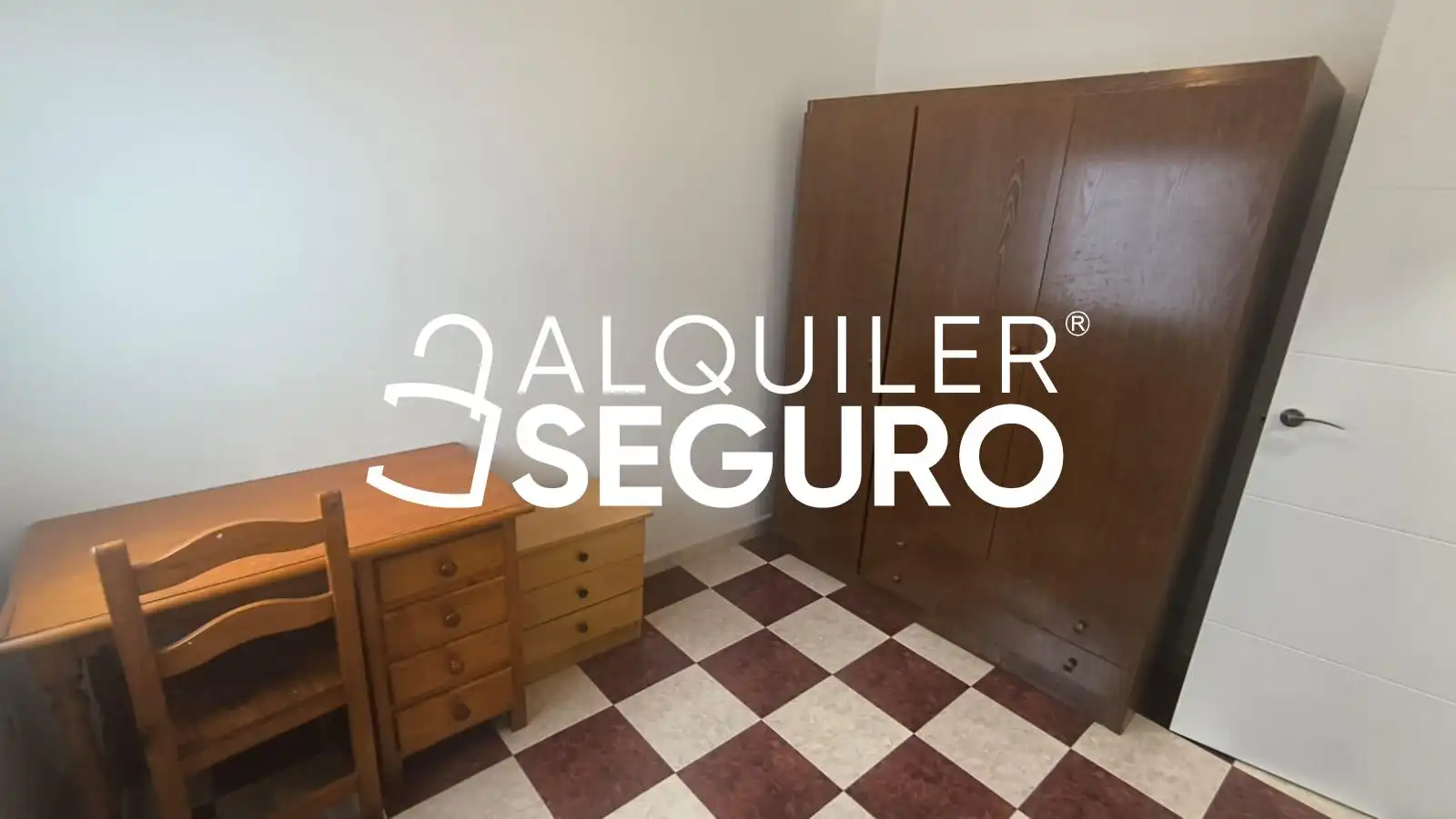 Habitación de Piso de alquiler en Sevilla con Aire acondicionado y Amueblado