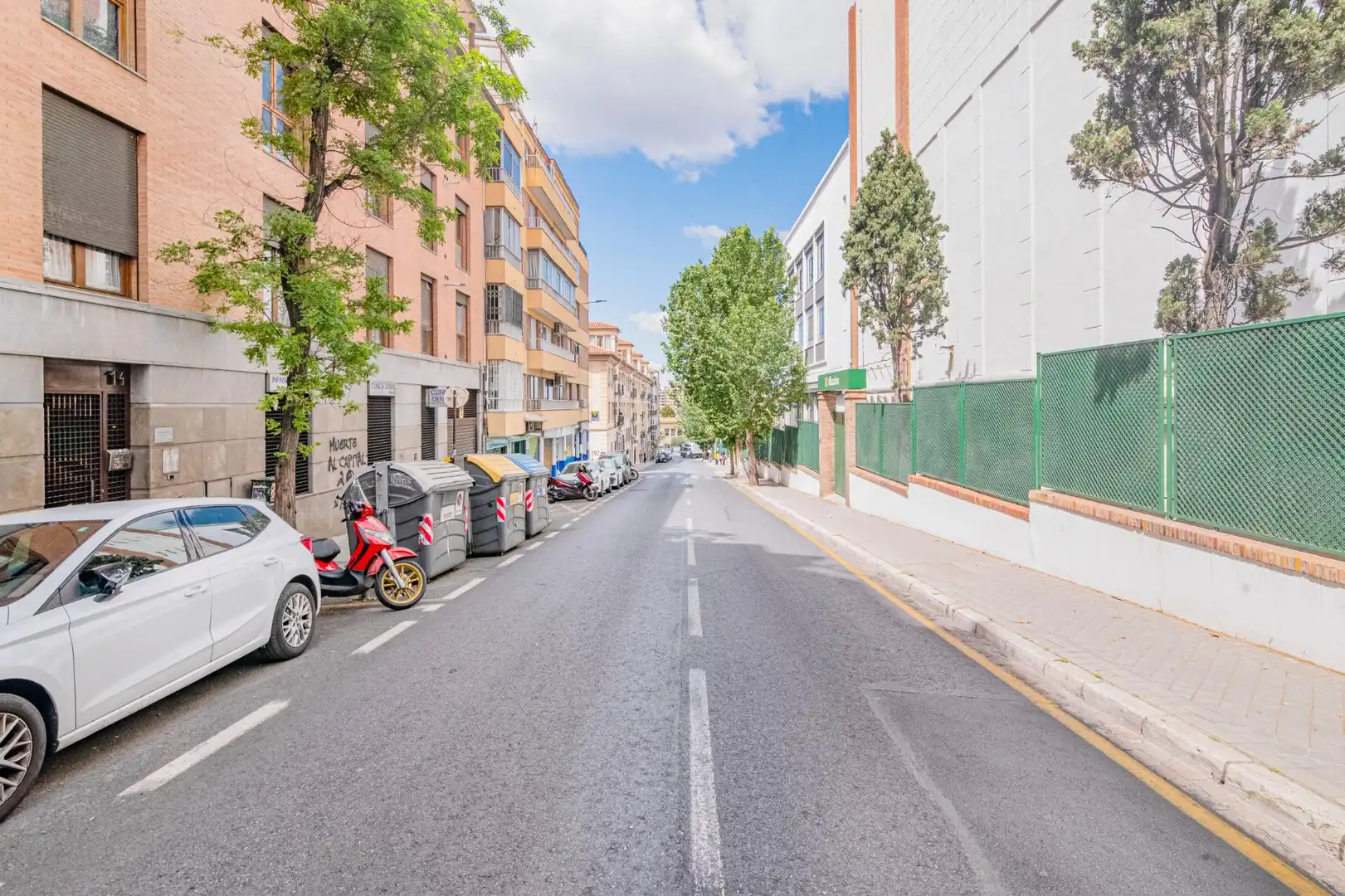 Vista exterior de Piso en venta en Granada con Calefacción