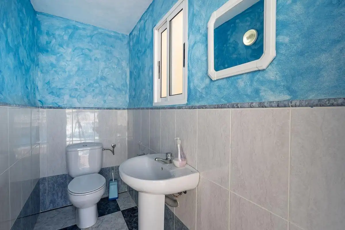 Baño de Casa o chalet en venta en Ítrabo con Calefacción, Jardín privado y Terraza